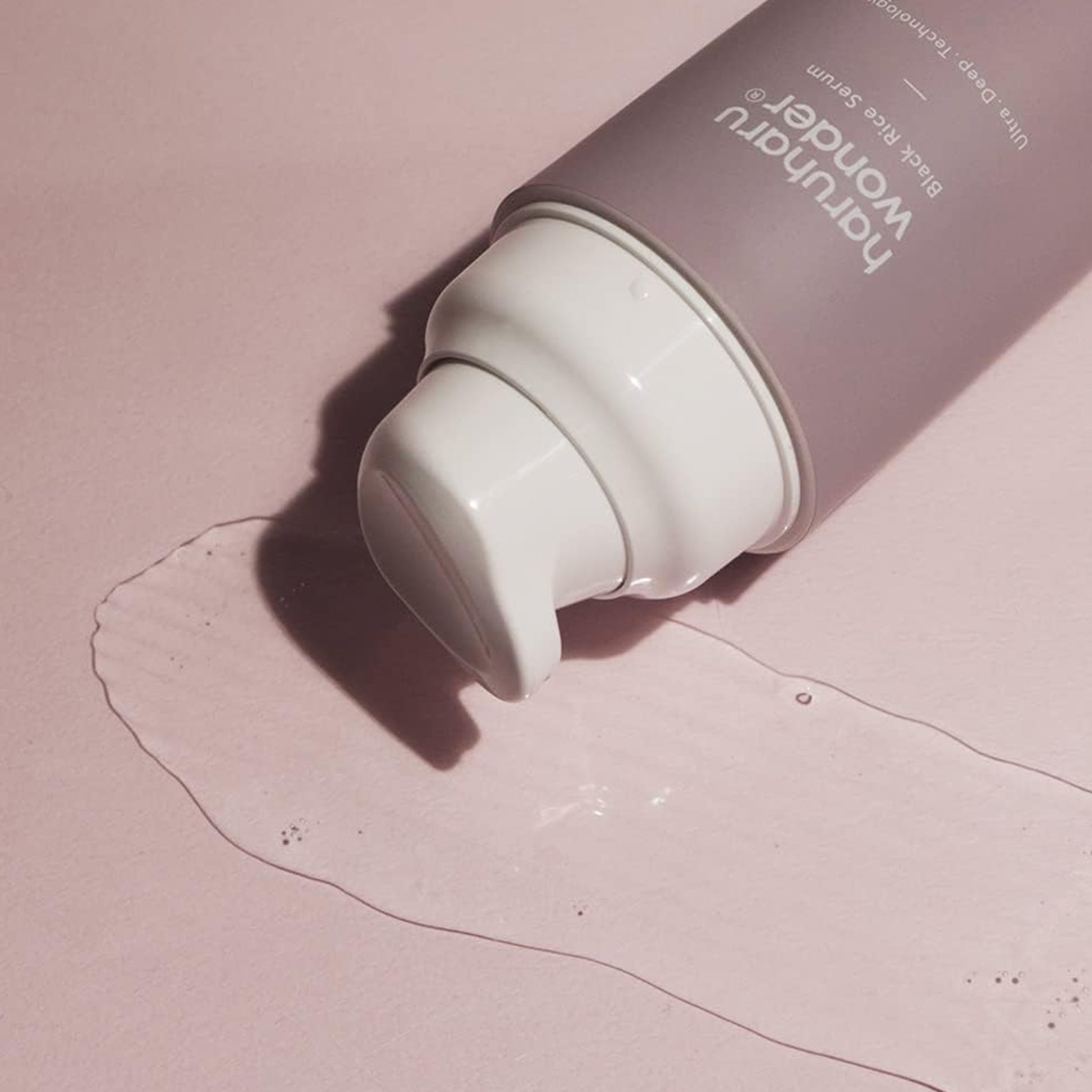 A sleek white jar of OOTD Snail Mucin Lifting Cream featuring comprehensive elasticity and intensive skincare technology.