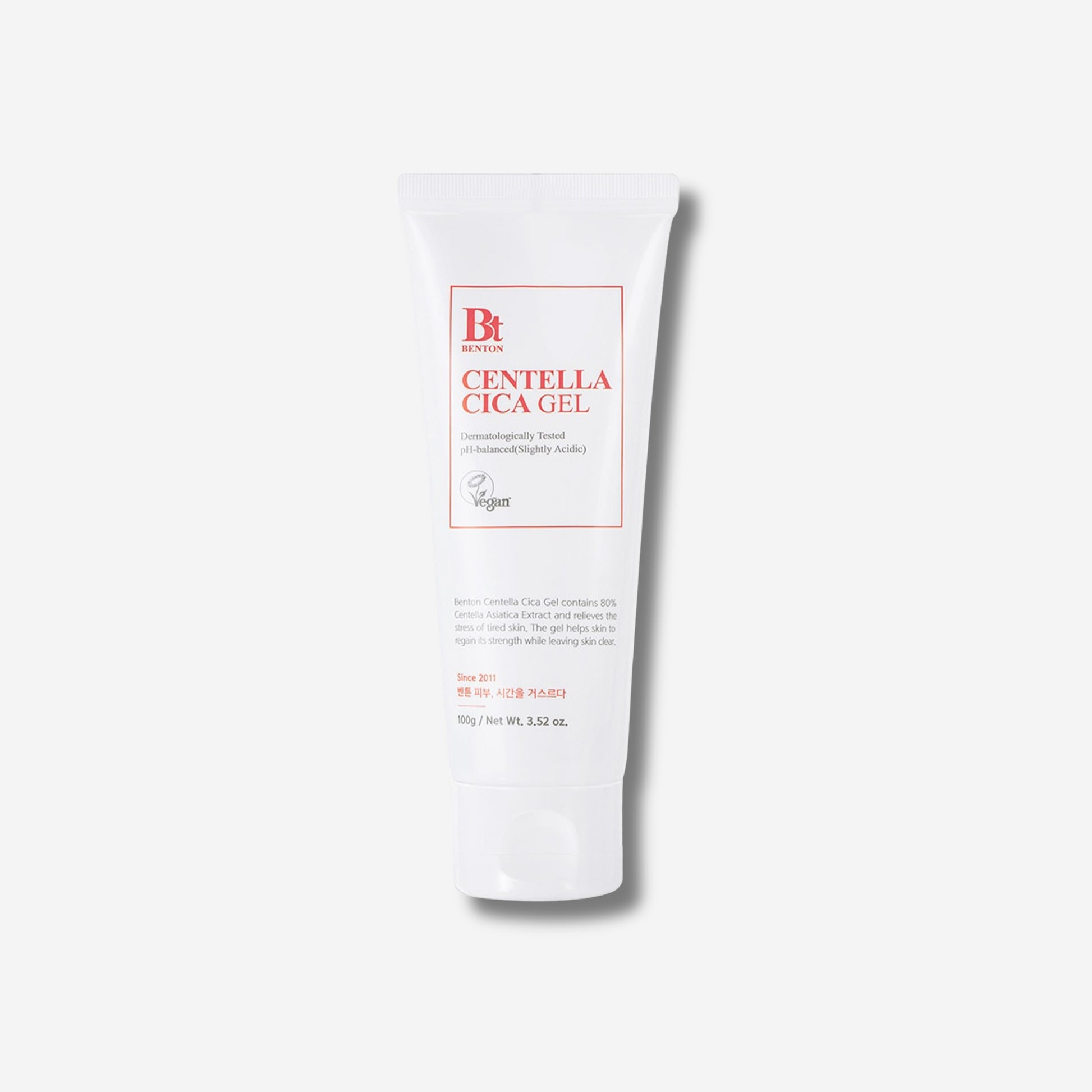 Benton Goodbye Redness Centella Cica Gel tube with vegan and pH-balanced labels for sensitive skin.